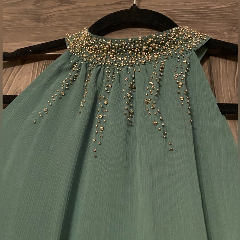 Green Alfani Beaded Neck Halter top with bubble hem, NWT, sz M